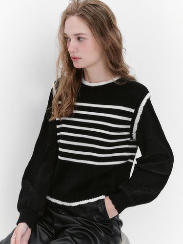 Texture Block Stripe Knit Top (MAECKN02MBK) - marieclaire - Modalova