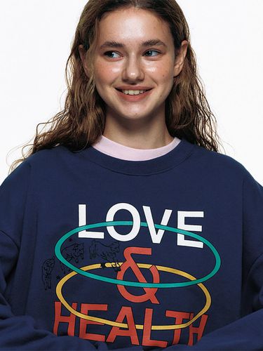 LOVE & HEALTH SWEATSHIRT_NAVY - CENTAUR.KR - Modalova