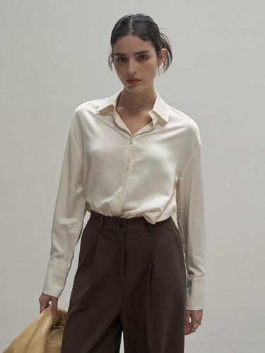 Wide cuffs satin shirt - 320SHOWROOM - Modalova