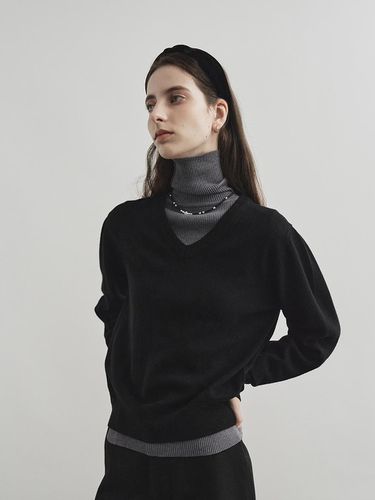 Wool Cashmere V-neck Knitwear - MONGDOL - Modalova