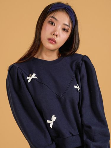 Cropped Puff Sleeve Ribbon Nickel Logo Sweatshirt - KOLEAT - Modalova