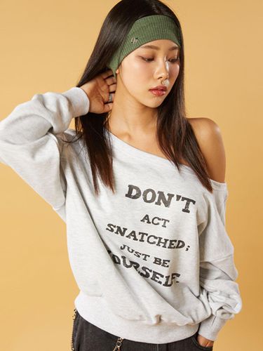 Overfit Off-Shoulder Vintage Lettering Sweatshirt - KOLEAT - Modalova