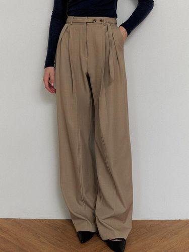 Comos 1191 texture tuck wide slacks () - ourcomos - Modalova