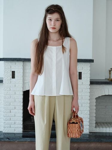 Ruffled Sleeveless Blouse, white - DAUGHTER - Modalova