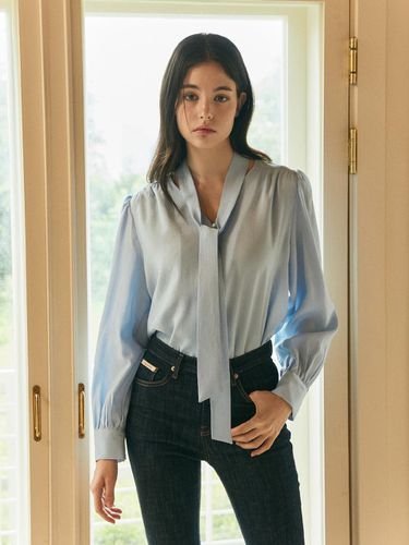 SILKY-TIED BLOUSE_SKY BLUE - Authenti - Modalova