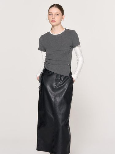 Shirring Half Layered T-shirt [CHARCOAL] - GENERAL IDEA - Modalova