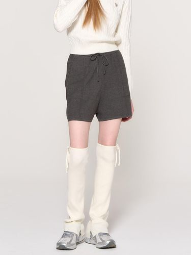 Pintuck Knit Shorts [CHARCOAL] / WBD3L54591 - GENERAL IDEA - Modalova