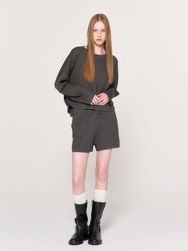 Round Cut Knit Sweatshirt Set [CHARCOAL] - GENERAL IDEA - Modalova