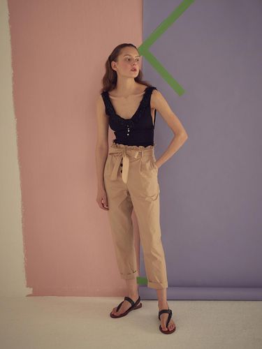 BUTTON UP SHIRRING PANTS - BEIGE/ - JOHNNY HATES JAZZ - Modalova