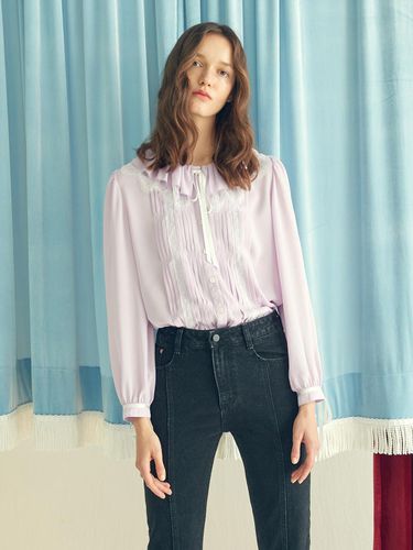 LACE TUCK BLOUSE - PURPLE - JOHNNY HATES JAZZ - Modalova