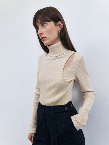 Cut-out Slim Fit Stretch Turtleneck - KUME - Modalova