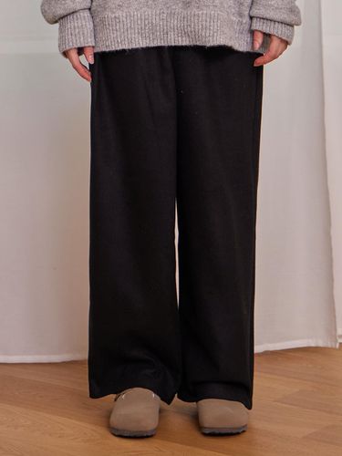 Overfit Two-Tuck Slacks Black - BELLOL - Modalova