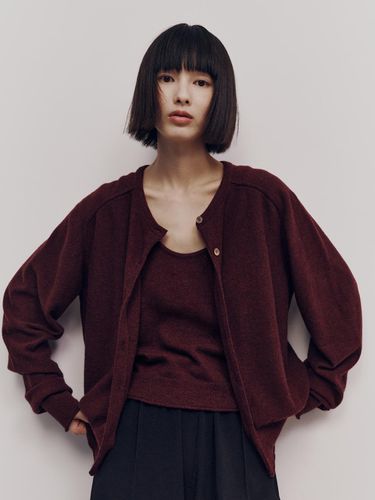 Essential Wool Cardigan (Wine) - Maggie - Modalova