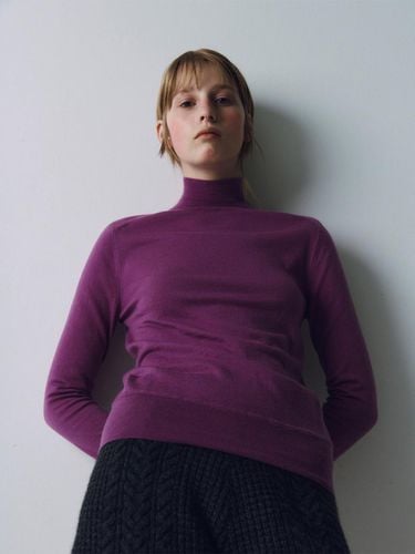 Signature Turtle Pullover (Purple) - Maggie - Modalova