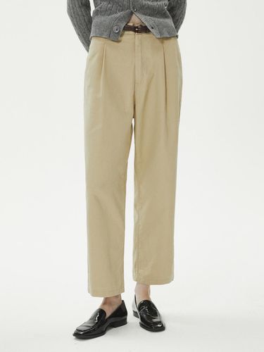 ALL-SEASON] PINTUCK COTTON STRAIGHT PANTS_BEIGE - LADYVOLUME - Modalova