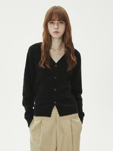 V-NECK WOOL BUTTON KNIT CARDIGAN_BLACK - LADYVOLUME - Modalova