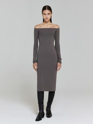 OFF SHOULDER LINE DRESS_KHAKI - LADYVOLUME - Modalova