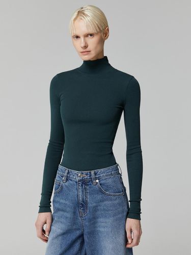 HIGHNECK SLIM T-SHIRT_GREEN - LADYVOLUME - Modalova