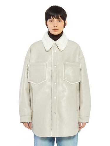 VEGAN LEATHER SHEARLING COAT_Light Beige - LADYVOLUME - Modalova