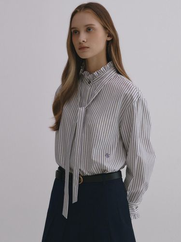 Tie Ruffled Band Neck Shirt - GRAYDATION - Modalova