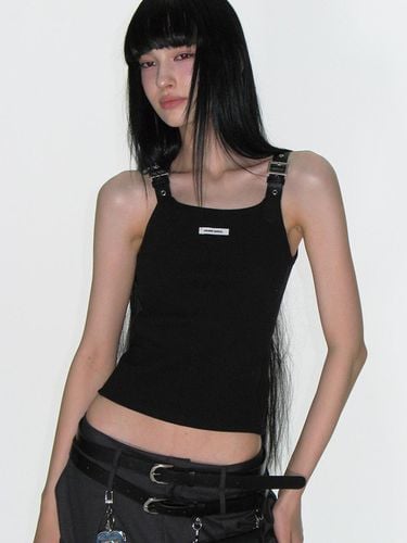 BUCKLE RIBBED SLEEVELESS_BLACK - CRANK - Modalova