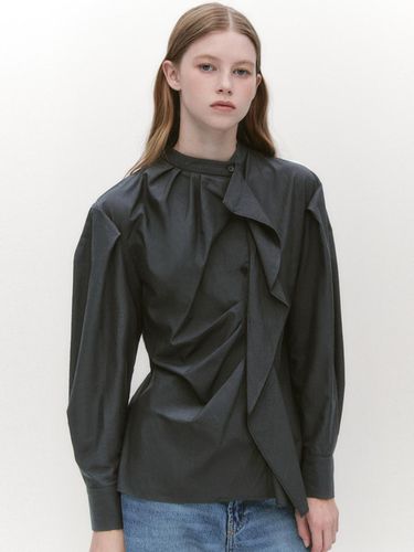 Asymmetrical Tuck Drape Blouse - GRAYDATION - Modalova