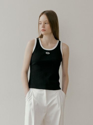 LOGO RINGER SLEEVELESS TEE - Black - THE PENNY - Modalova