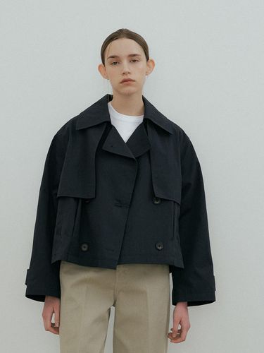 DOUBLE CROP TRENCH JACKET - Navy - THE PENNY - Modalova