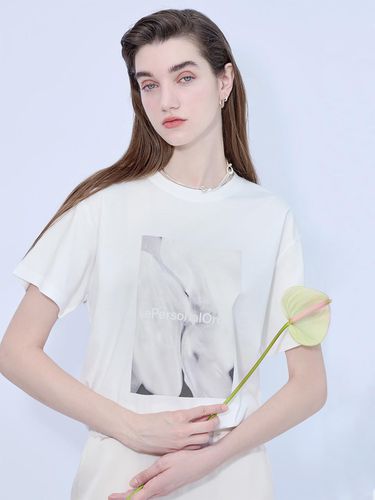 Dos Graphic Printing Tee - LePersonalOrder - Modalova