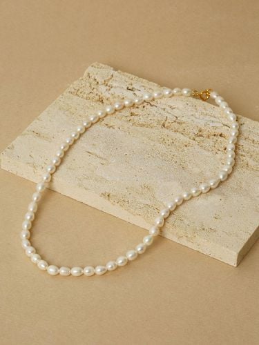 Hare Simple Freshwater Pearl Necklace - JUDY AND PAUL - Modalova