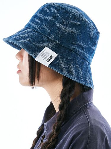 SCRATCH BLUE DENIM BUCKET HAT - SLEEPYSLIP - Modalova