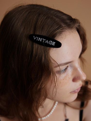 Oval Vintage Velvet Hairpin_VH239OHB004B - VINTAGE HOLLYWOOD - Modalova