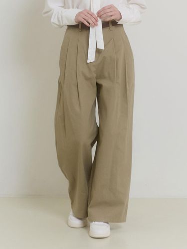 ESSENTIAL PIN TUCK WIDE PANTS_KHAKI - healiote - Modalova