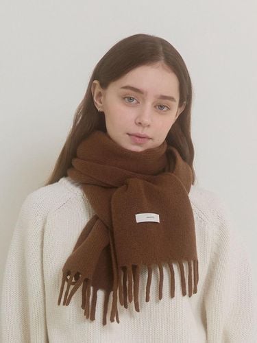 WOOL TASSEL MUFFLER_BROWN - healiote - Modalova