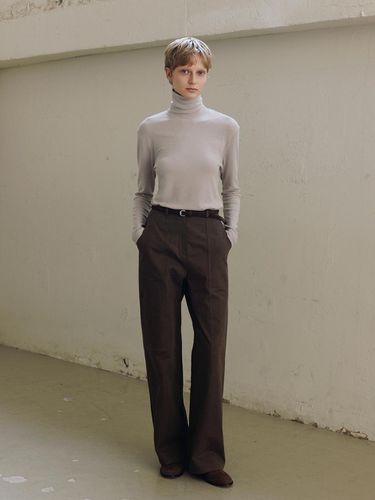 Cotton chino pants (khaki brown) - MOIA - Modalova