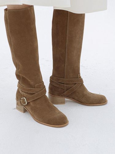 Buckle long boots_24578_camel - MOL:pin - Modalova