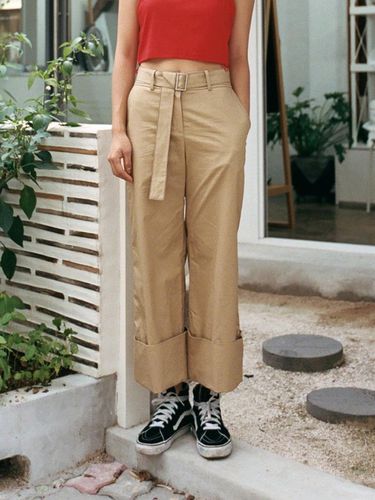 BELT TURN UP PANTS_BEIGE - oneninenineone - Modalova