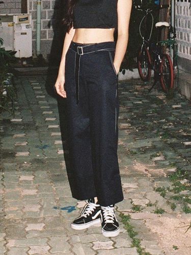 BELT TURN UP PANTS_NAVY - oneninenineone - Modalova