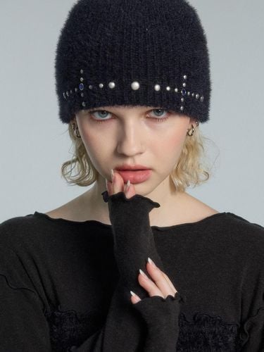 CROSS STUD BEANIE (BLACK) - OoH-AHh! - Modalova