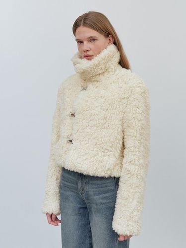 HOOK CLOSING UNBALANCE COLLAR FUR SHORT JACKET - YUSE - Modalova