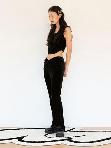 VELVET SHIRRING DETAIL LOW - RISE PANTS - oneninenineone - Modalova