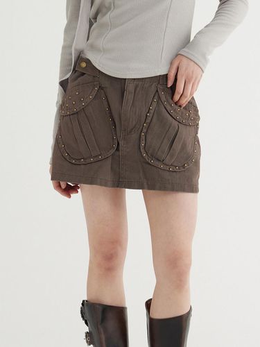 Legendary Dunedin Stud Pocket Mini Skirt_Dark Khak - ULKIN CANVAS - Modalova