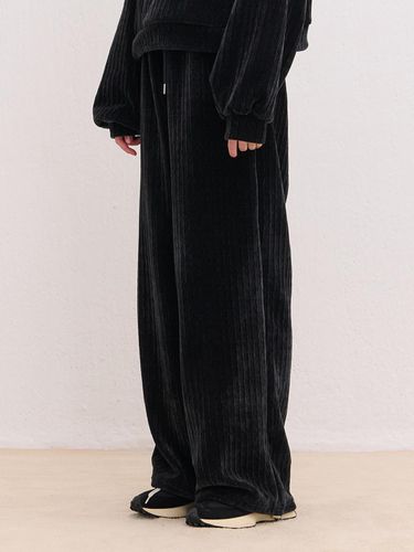 VELVET BALLON STRAP WIDE PANTS CHARCOAL - camino - Modalova