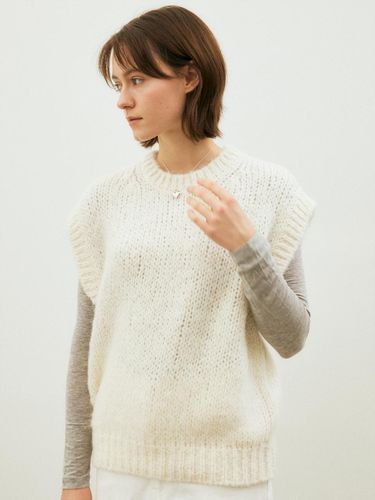 Alpaca sleeveless knit (Ivory) - peces - Modalova