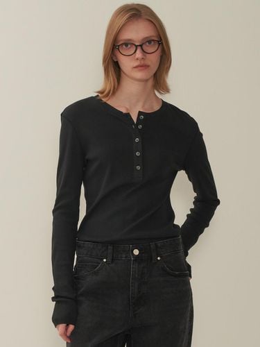 Henley Neck Classic T-Shirt - Black - MOTT - Modalova