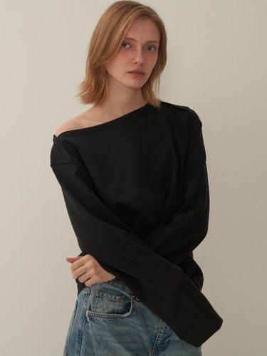 Boat neck off shoulder T-shirt -Black - MOTT - Modalova