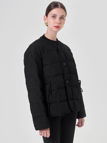 Button Down Padding (Black) - pelote - Modalova