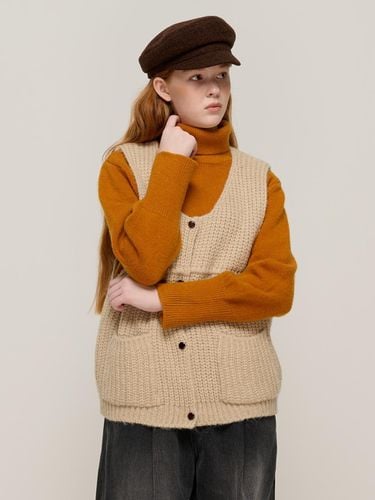 Wool blend button knit vest (beige) - CARGOBROS - Modalova