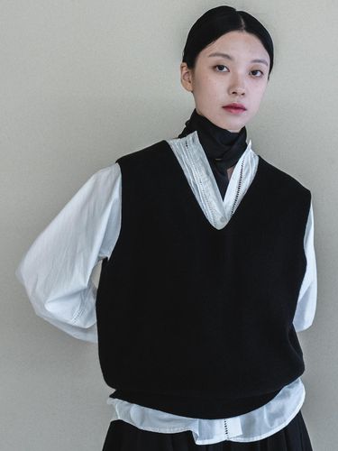 Knit V - Neck Black Vest - J VINEYARD - Modalova