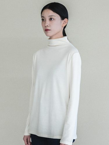 Rayon Half Turtleneck Top - J VINEYARD - Modalova